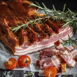 Fst. kolozsvári szalonna vf. kb.3000g  Bogád